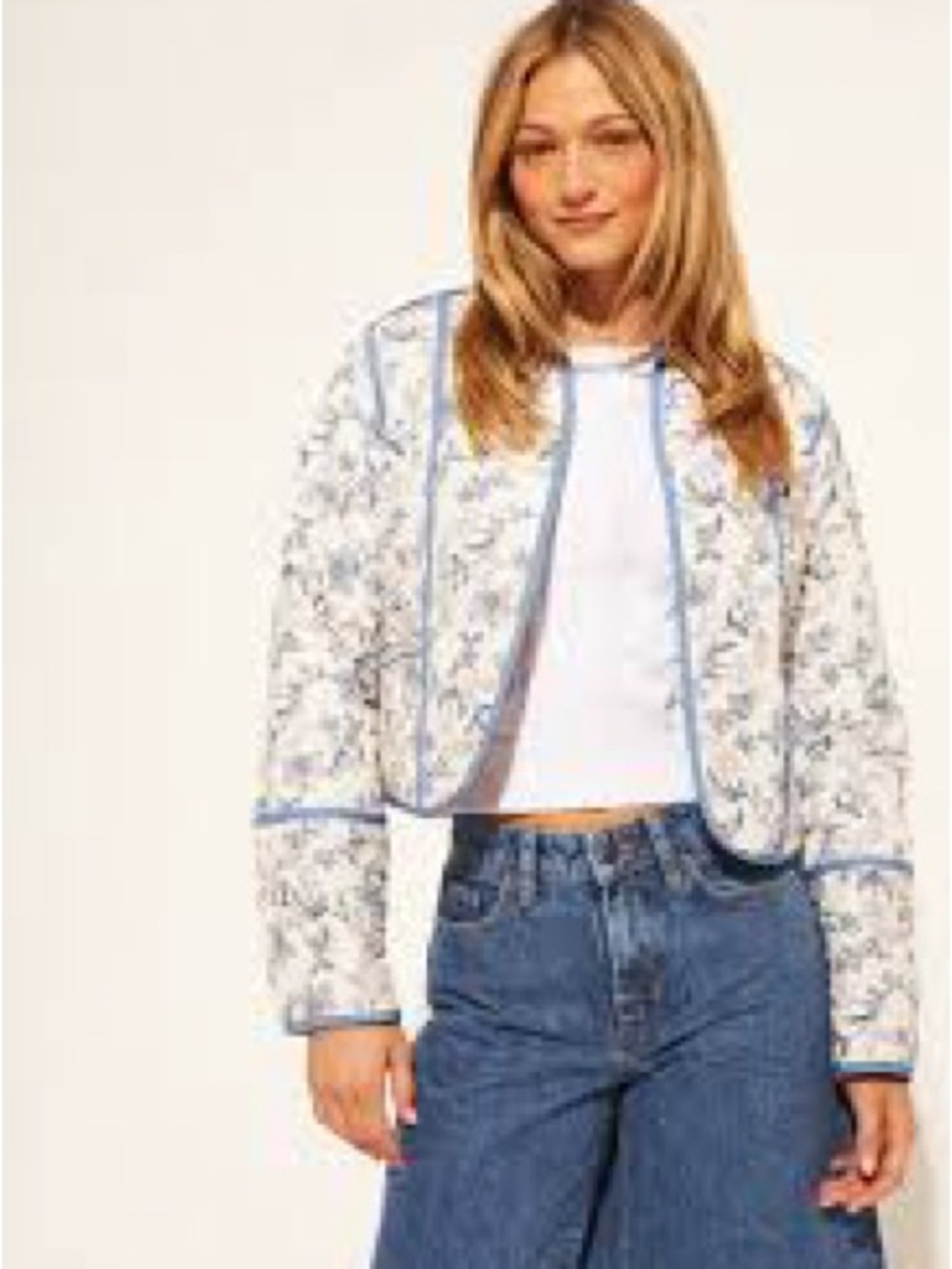 Cropped Floral Quilted Jean Jacket - White & Blue